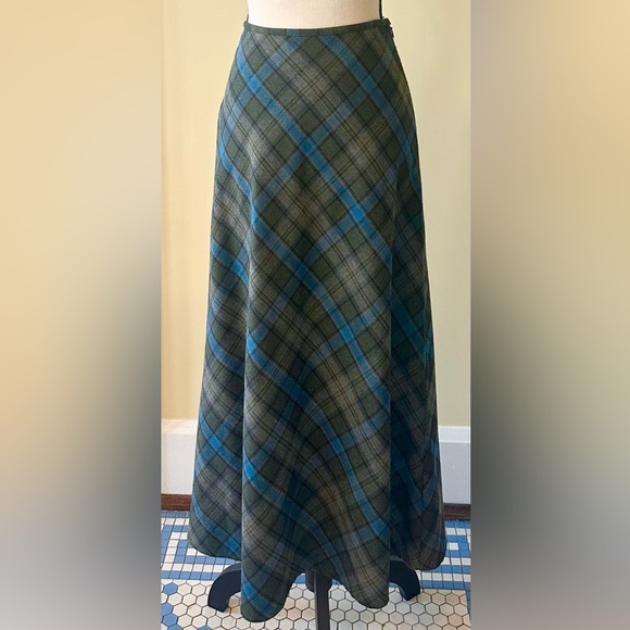 Liz Claiborne | Vintage Green & Blue Plaid Maxi Skirt - Picture 2 of 7
